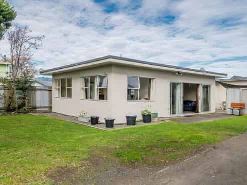 16 Eruini Street, Waikanae Beach