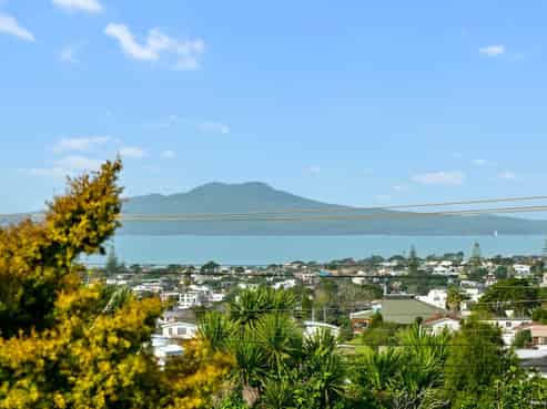 113 Sunrise Avenue, Murrays Bay