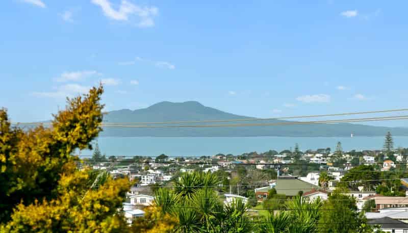 113 Sunrise Avenue, Murrays Bay