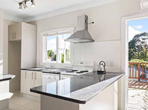 518E West Coast Road, Oratia