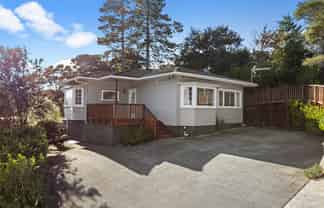 518E West Coast Road, Oratia