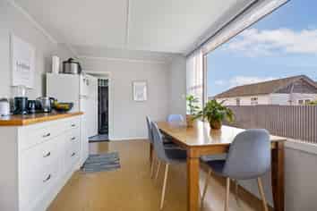 1004 Outram Road, Akina