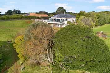 1406 Awhitu Road, Pollok