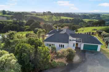 1406 Awhitu Road, Pollok