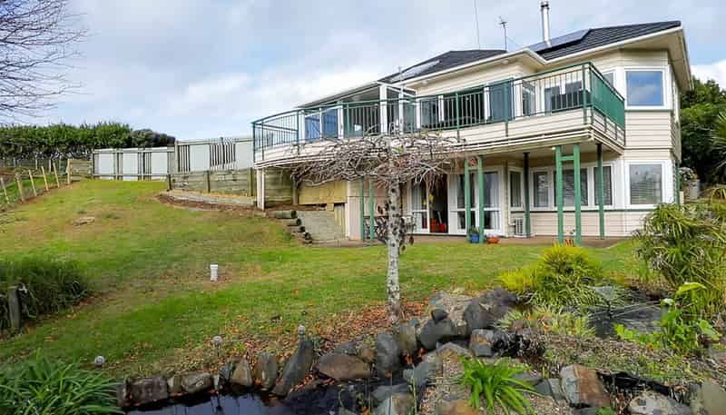 1406 Awhitu Road, Pollok