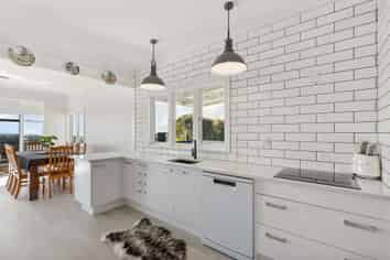 1406 Awhitu Road, Pollok