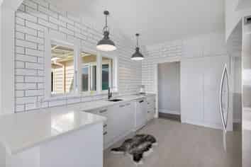 1406 Awhitu Road, Pollok