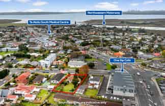 8 Flanshaw Road, Te Atatu South