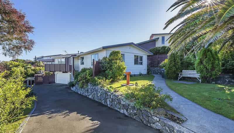 6 Finn Place, Titahi Bay