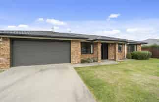 12 Manhattan Court, Paraparaumu Beach