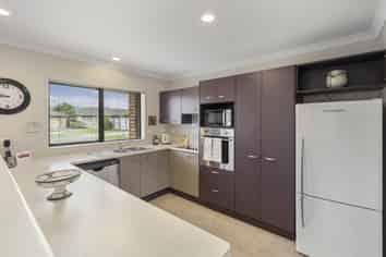 12 Manhattan Court, Paraparaumu Beach