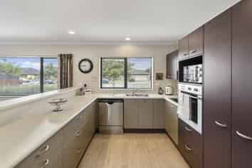 12 Manhattan Court, Paraparaumu Beach