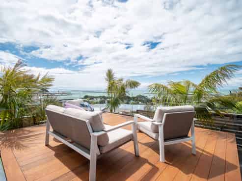 1 Mission Street, Moturoa