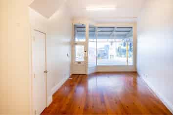 Retail - Live / Work at city end Mount Eden 