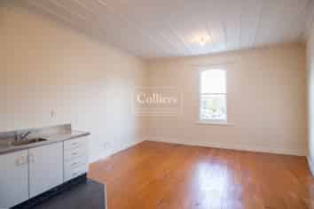 Retail - Live / Work at city end Mount Eden 