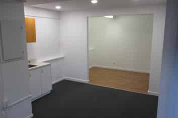 WELL-LOCATED OFFICE WAREHOUSE - 216M²