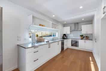 1A Alexander Avenue, Torbay