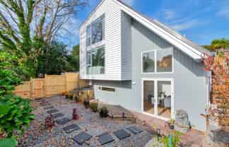 1A Alexander Avenue, Torbay