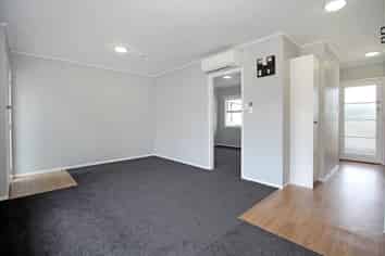 2/10 Lotus Lane, Mangere East