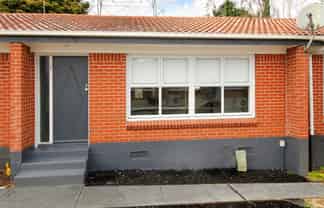 2/10 Lotus Lane, Mangere East