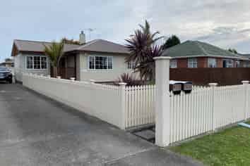 32 Hill Crescent, Papakura