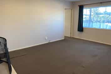 32 Hill Crescent, Papakura