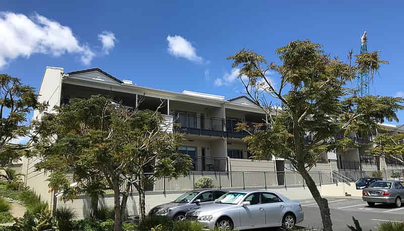 E18/71 Spencer Road, Oteha