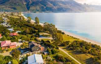 216 Lakeview Terrace, 