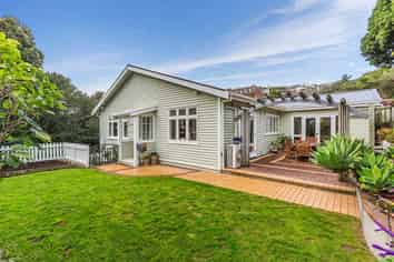 33 Clutha Avenue, Khandallah