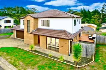 16 Lomas way, Albany