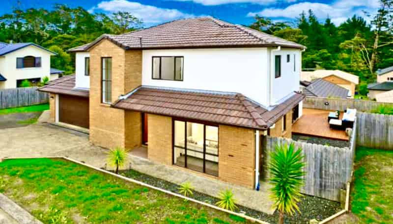 16 Lomas way, Albany