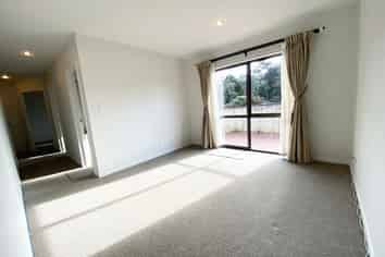 16 Lomas way, Albany