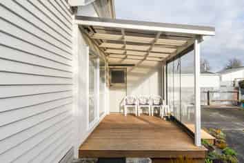 11 Joseph Street, West End