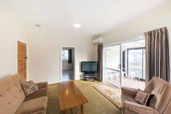 11 Joseph Street, West End