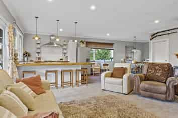 160 Sladdens Bush Road, Oxford