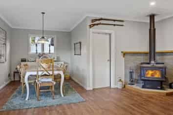 160 Sladdens Bush Road, Oxford