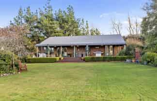 160 Sladdens Bush Road, Oxford