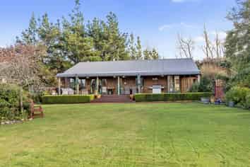 160 Sladdens Bush Road, Oxford