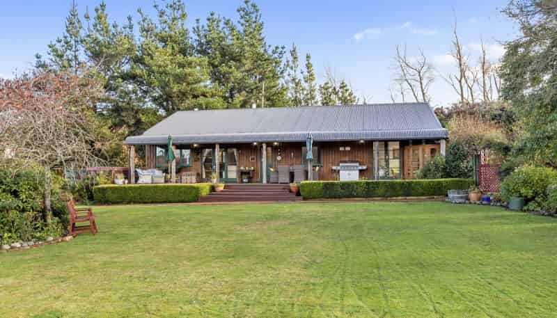 160 Sladdens Bush Road, Oxford