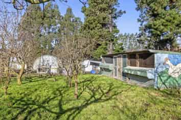 160 Sladdens Bush Road, Oxford