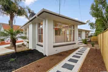 1/3 Springbank Lane, Te Atatu Peninsula