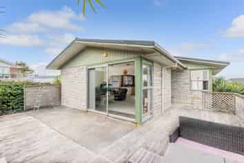 7 Ronald Algie Place, Saint Johns