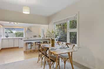 96 Birdwood Avenue, Beckenham