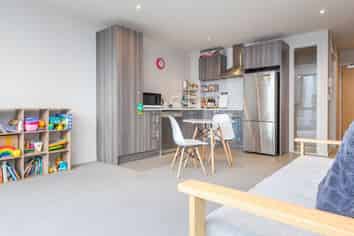 207/3 Rose Garden Lane, Albany