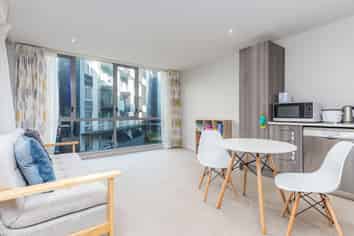 207/3 Rose Garden Lane, Albany