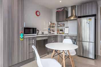 207/3 Rose Garden Lane, Albany