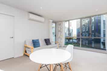 207/3 Rose Garden Lane, Albany