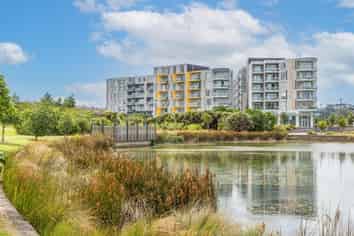 207/3 Rose Garden Lane, Albany