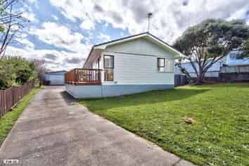 48 Larissa Avenue, Henderson