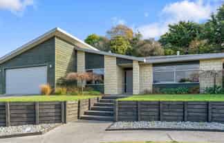 14 Leanne Way, Waikanae Beach